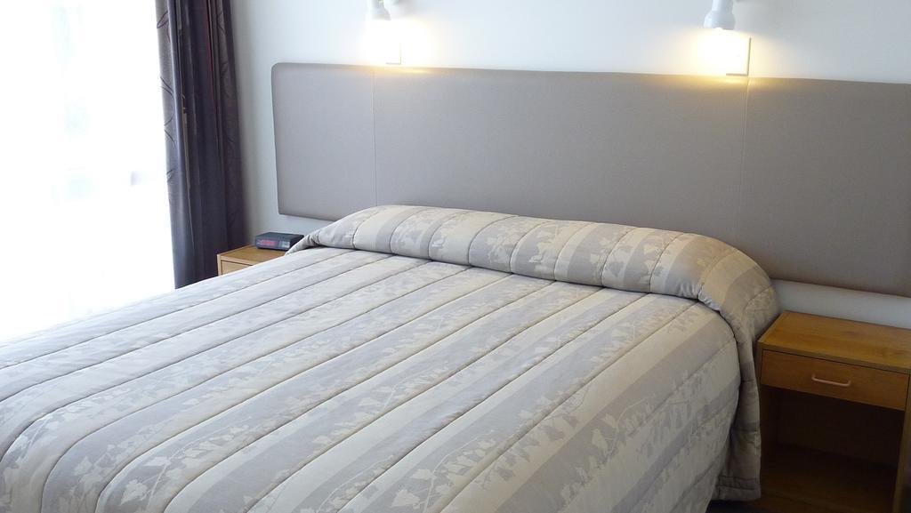 Colonial Inn Motel Крайстчърч Екстериор снимка