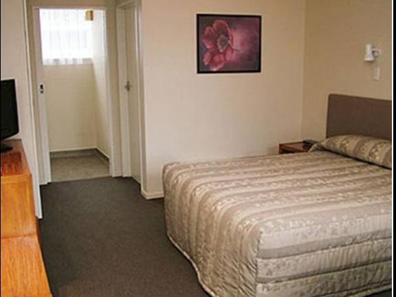 Colonial Inn Motel Крайстчърч Екстериор снимка