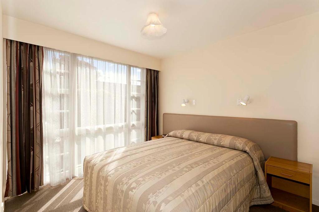 Colonial Inn Motel Крайстчърч Екстериор снимка
